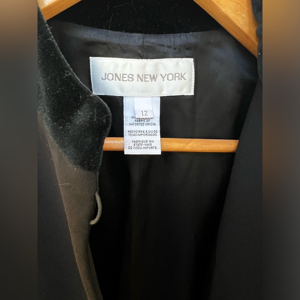 NWT Vintage JONES NY - size 12 - Black Collarless Elegant Jacket w/ Velvet Trim - Picture 5 of 11